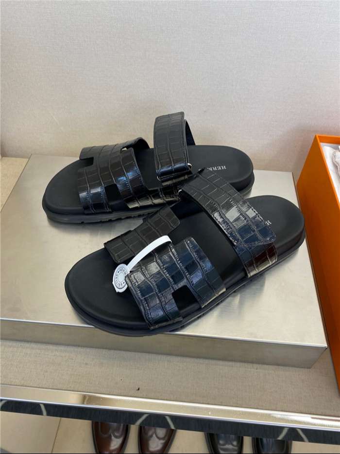 H**me5 Chypre Sandal Black For Women