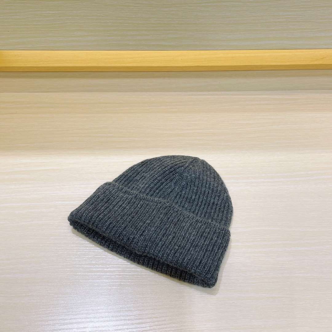 L0vis Vvtt0n Ahead Beanie Blue For Women