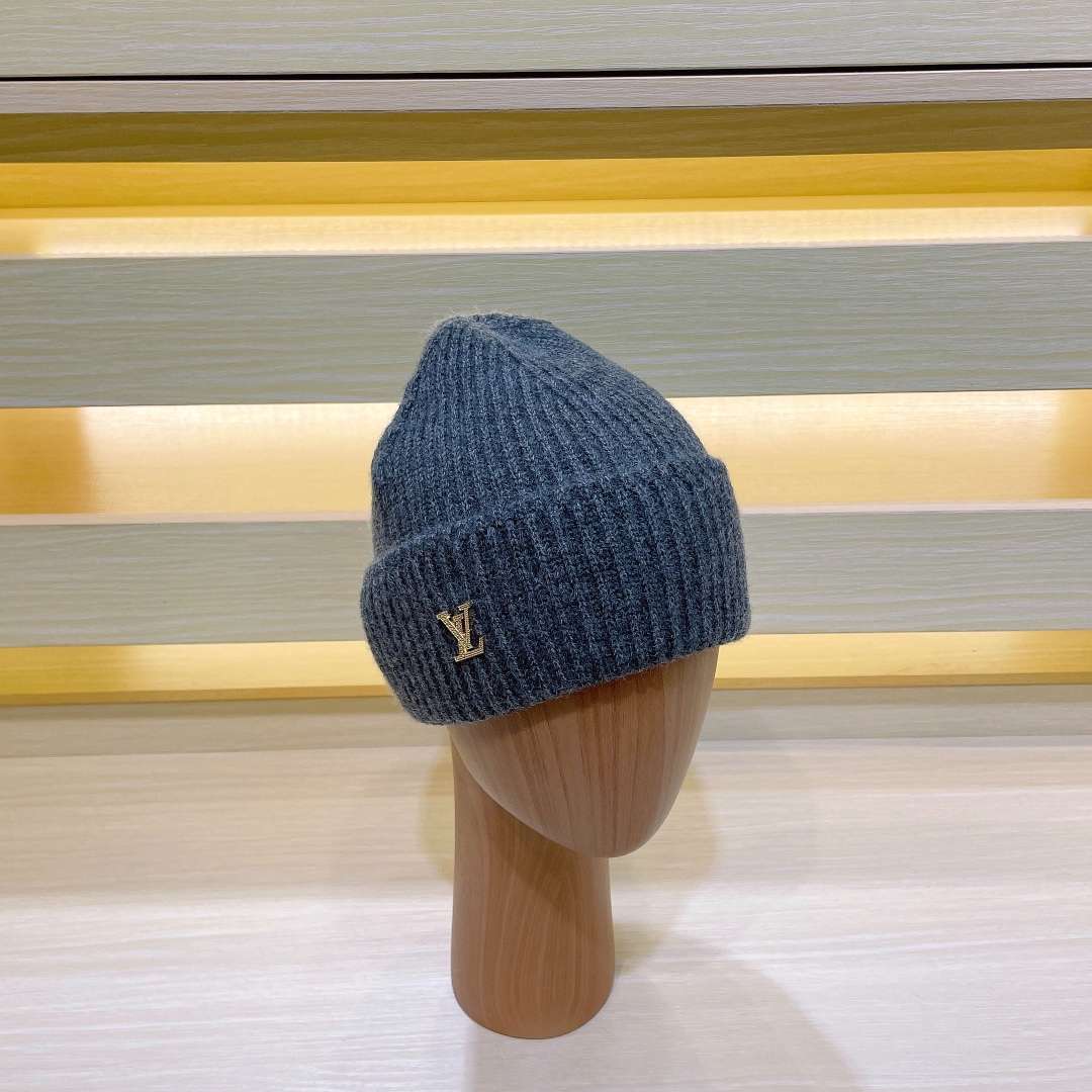 L0vis Vvtt0n Ahead Beanie Blue For Women