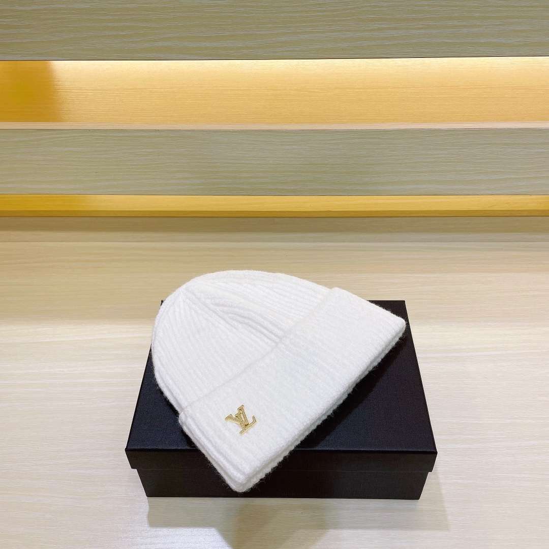 L0vis Vvtt0n Ahead Beanie White For Women