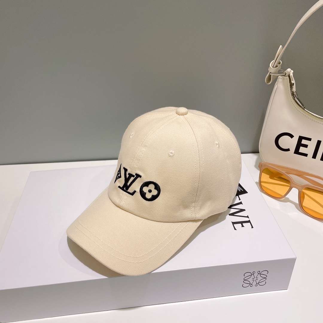 L0vis Vvtt0n Baseball Cap Cream For Men