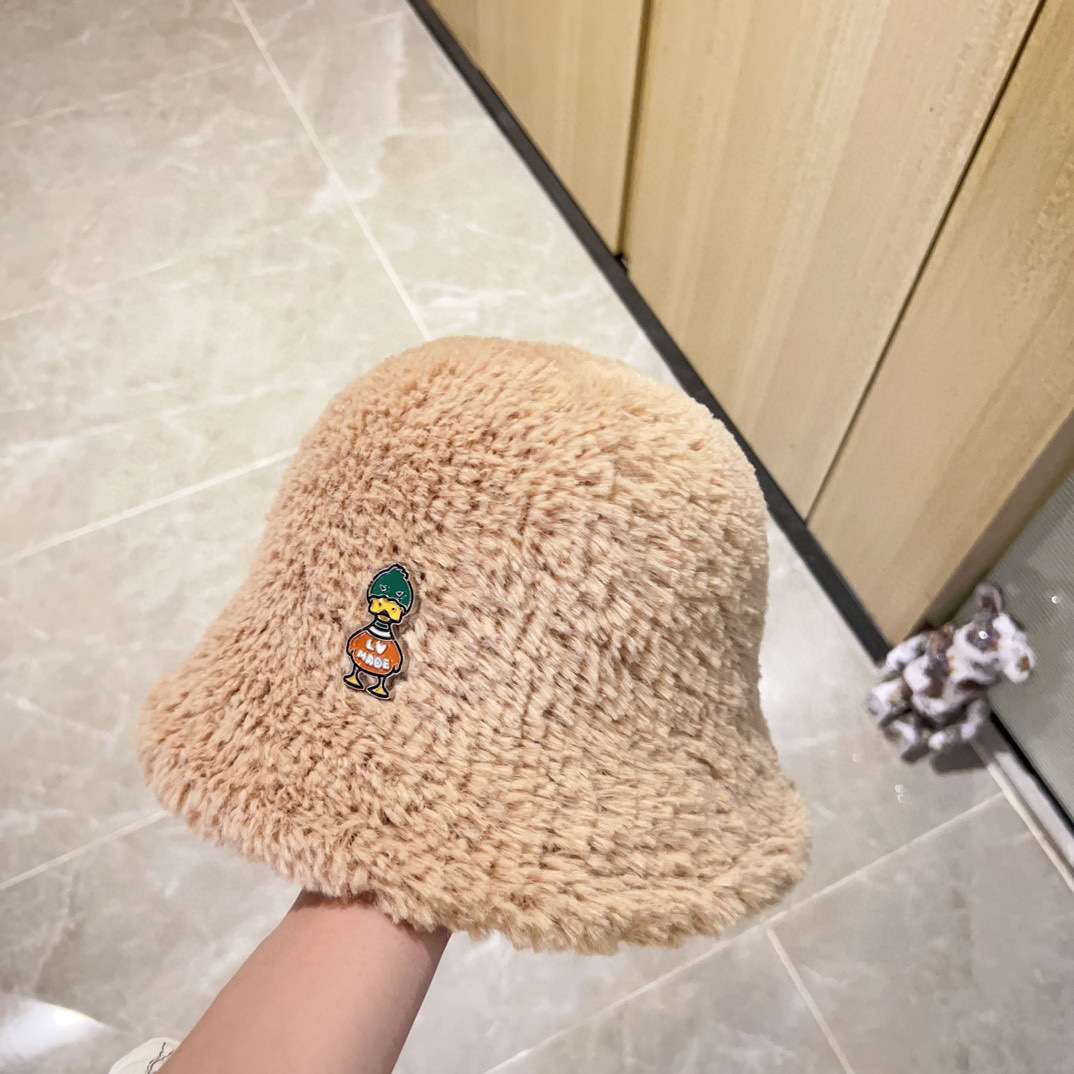 L0vis Vvtt0n Duck Beanie LV Beige For Women