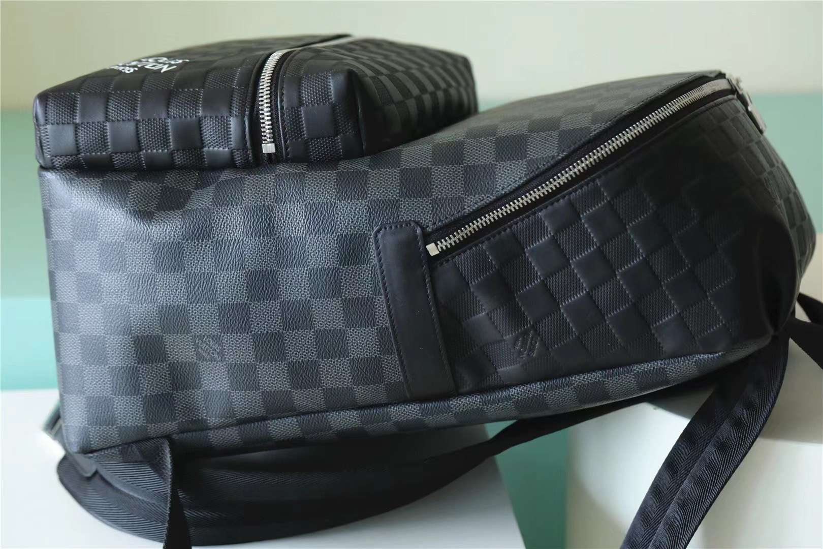 L0vis Vvtt0n Discovery Backpack Black For Men 11.8in/30cm