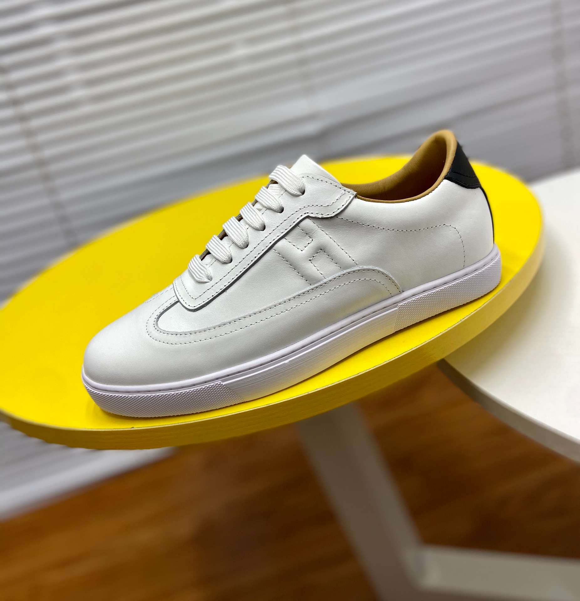 H**me5 Quicker Sneaker White For Men