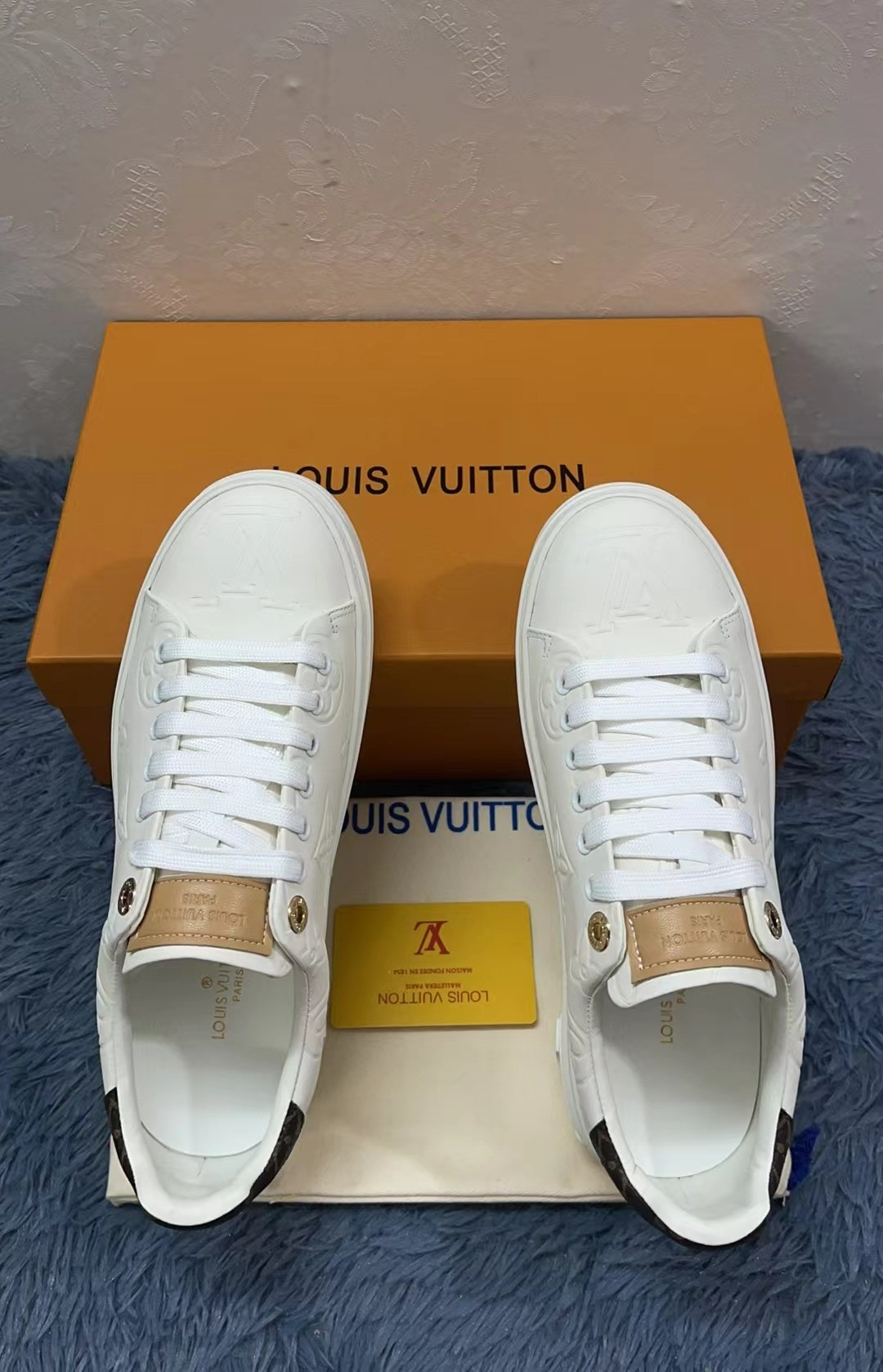 L0vis Vvtt0n Time Out Sneaker White For Women LV