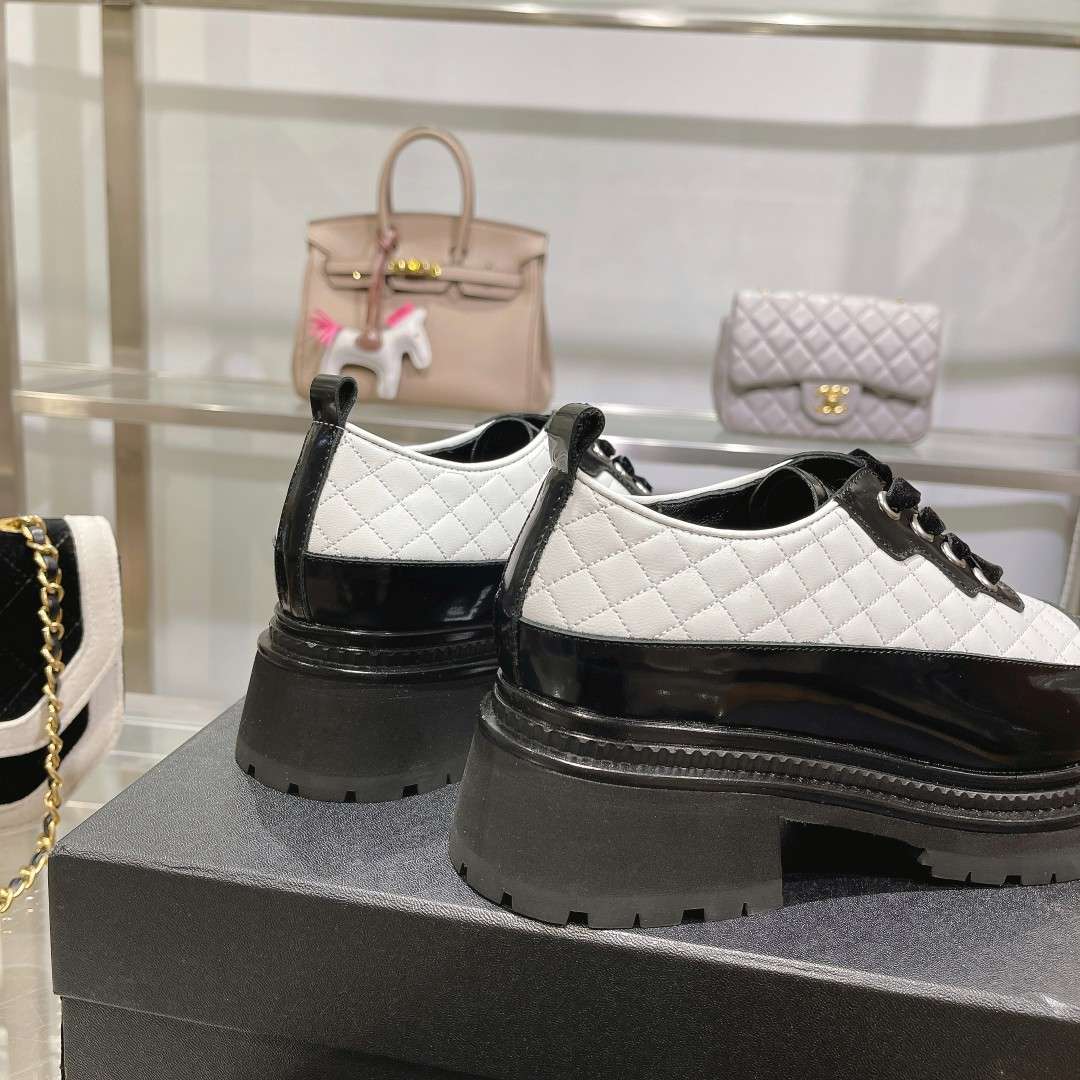 Ch**el Thick Soled Chain Laced Loafers White For Women