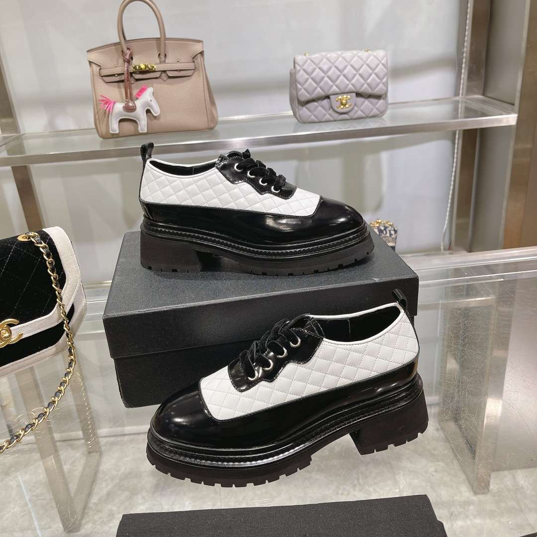 Ch**el Thick Soled Chain Laced Loafers White For Women