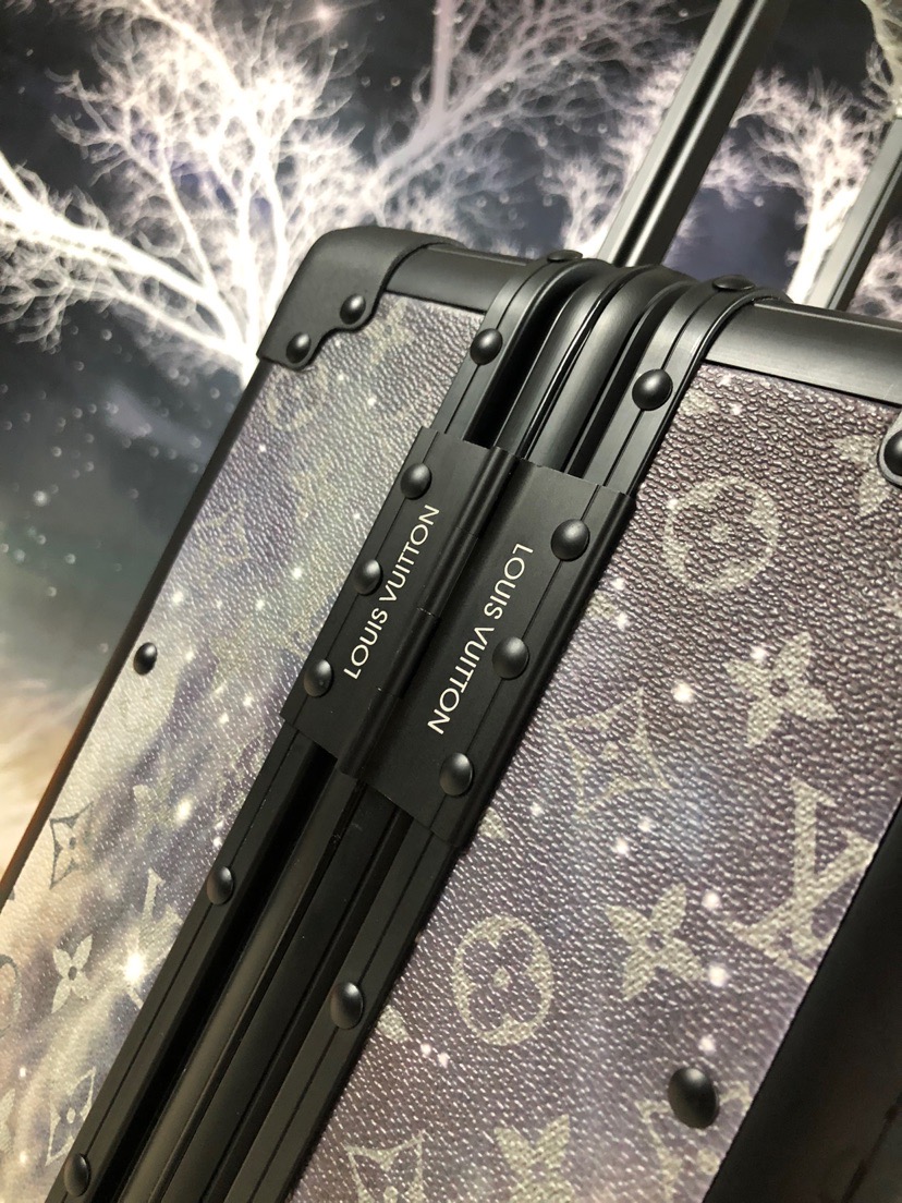 L0vis Vvtt0n Rolling Trunk Grey 55cm/21.6in