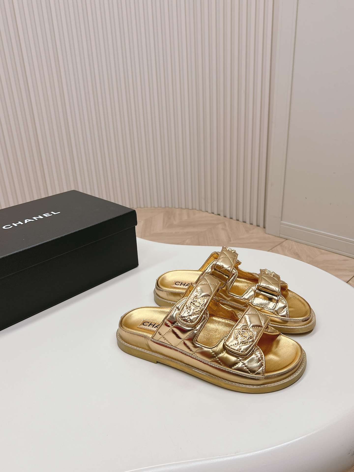 Ch**el Sandals With Ch**el Logo Gold For Women