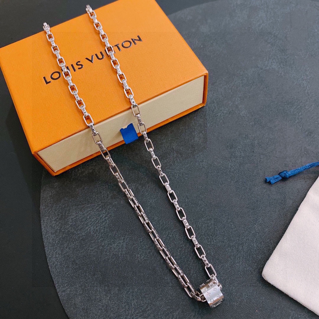 L0vis Vvtt0n Necklace Silver For Women
