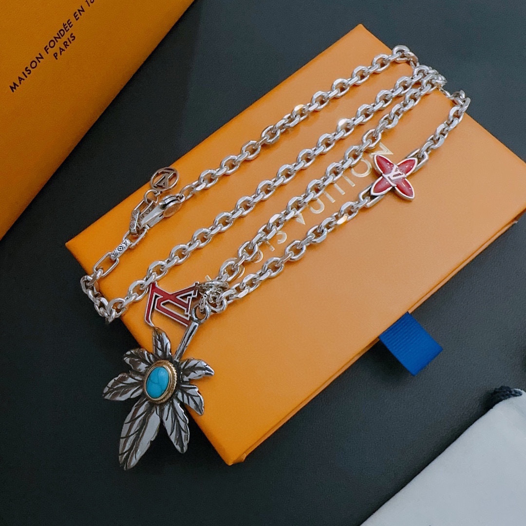 L0vis Vvtt0n Necklace Silver For Women