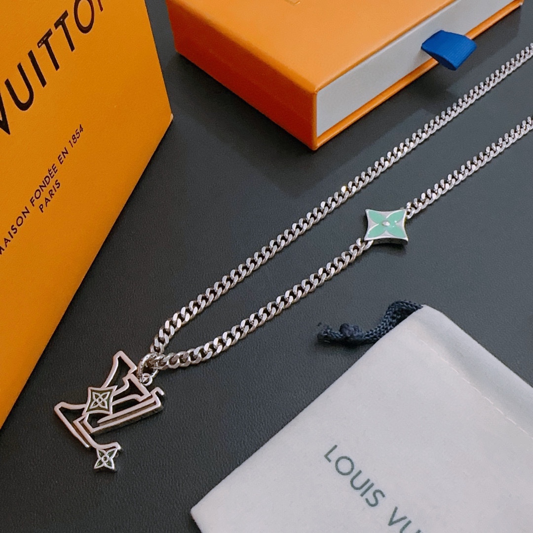 L0vis Vvtt0n Necklace Silver For Women