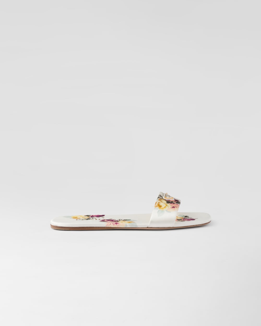 Pra*a Printed Satin Slides White For Women 1XX355_3LPE_F0627_F_D005