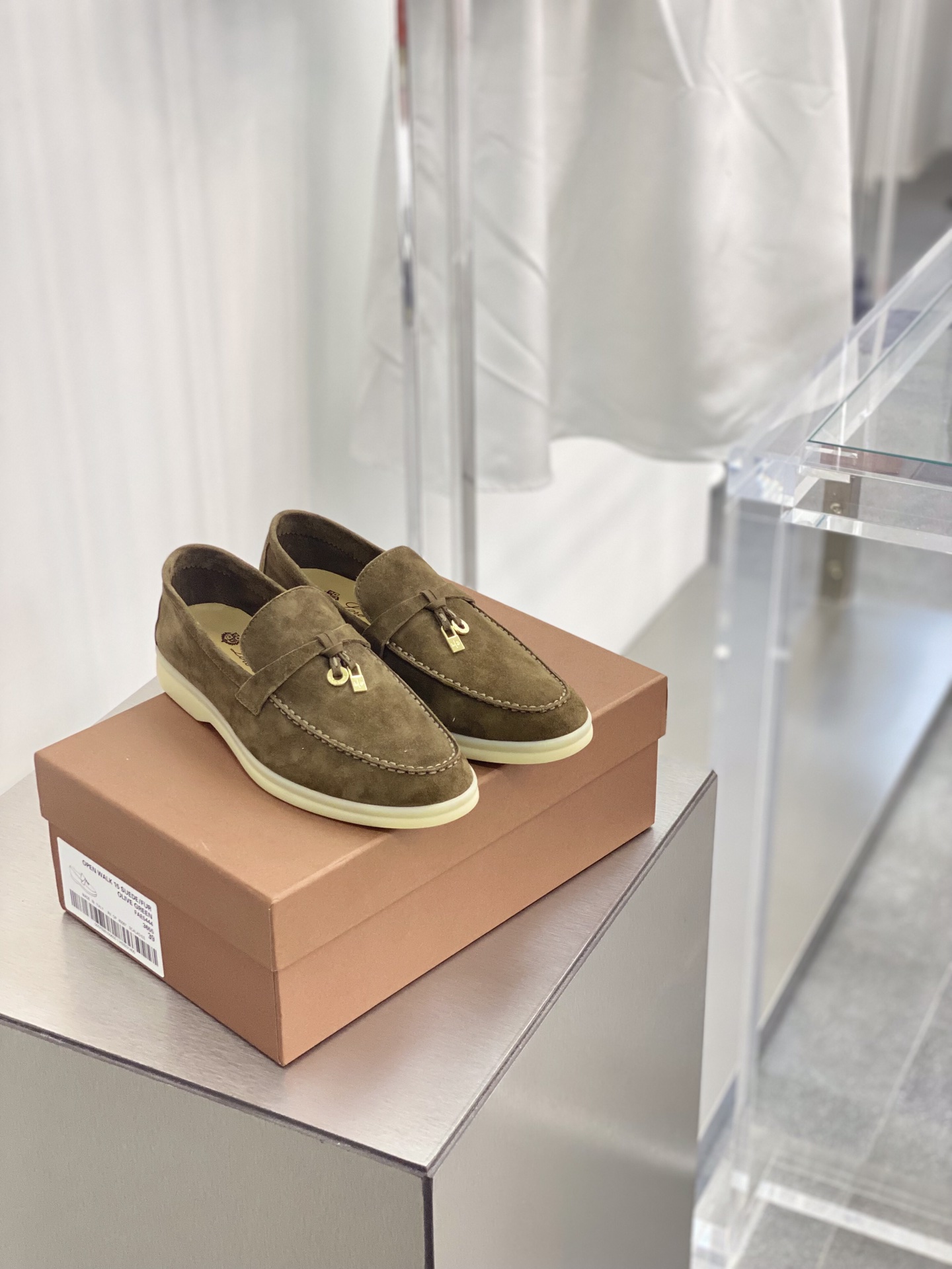 L0r0 P1ana Summer Charms Walk Loafers Tea Room For Women – FAE5444 50KY