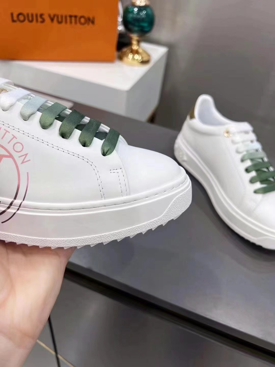 L0vis Vvtt0n Women’s Time Out Sneaker Khaki Green For Women LV 1AA1C3