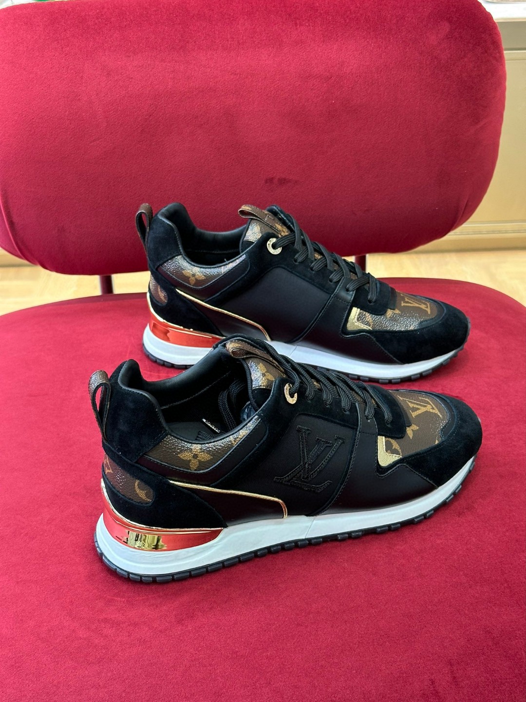 L0vis Vvtt0n Run Away Sneaker Black For Women 1AAP3E