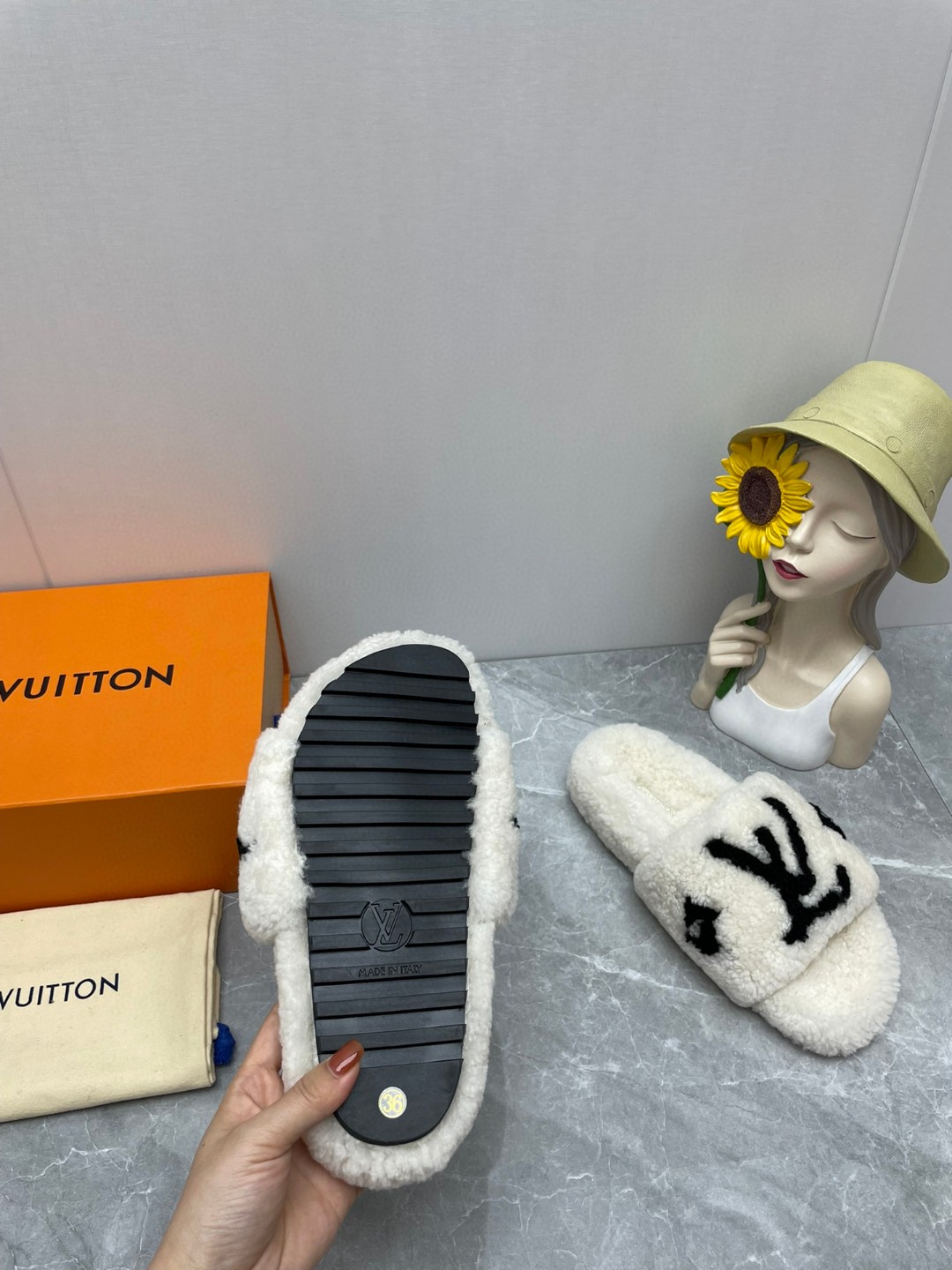 L0vis Vvtt0n Paseo Flat Comfort Mule White For Women