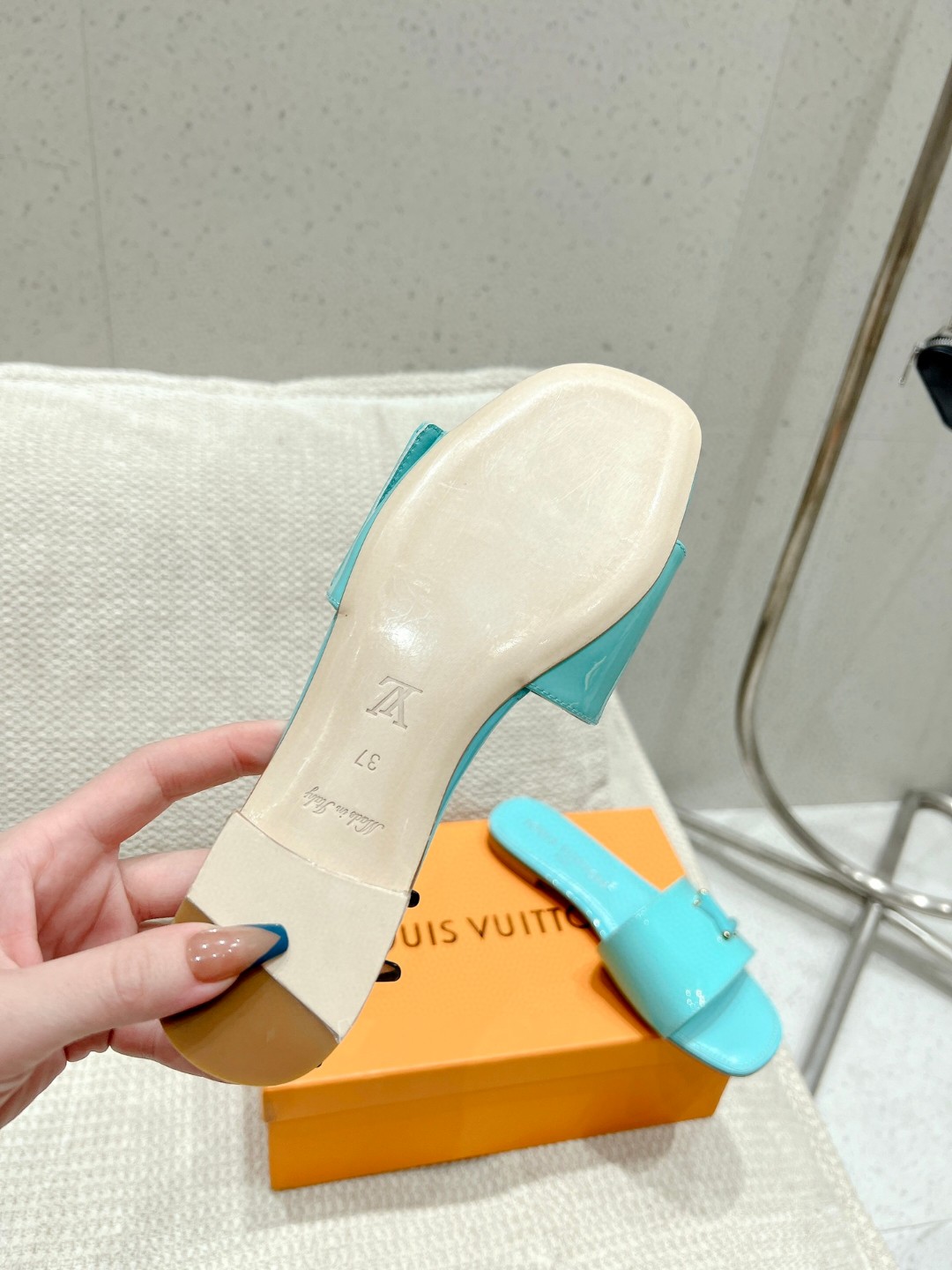 L0vis Vvtt0n Shake Flat Mule Jade Green For Women