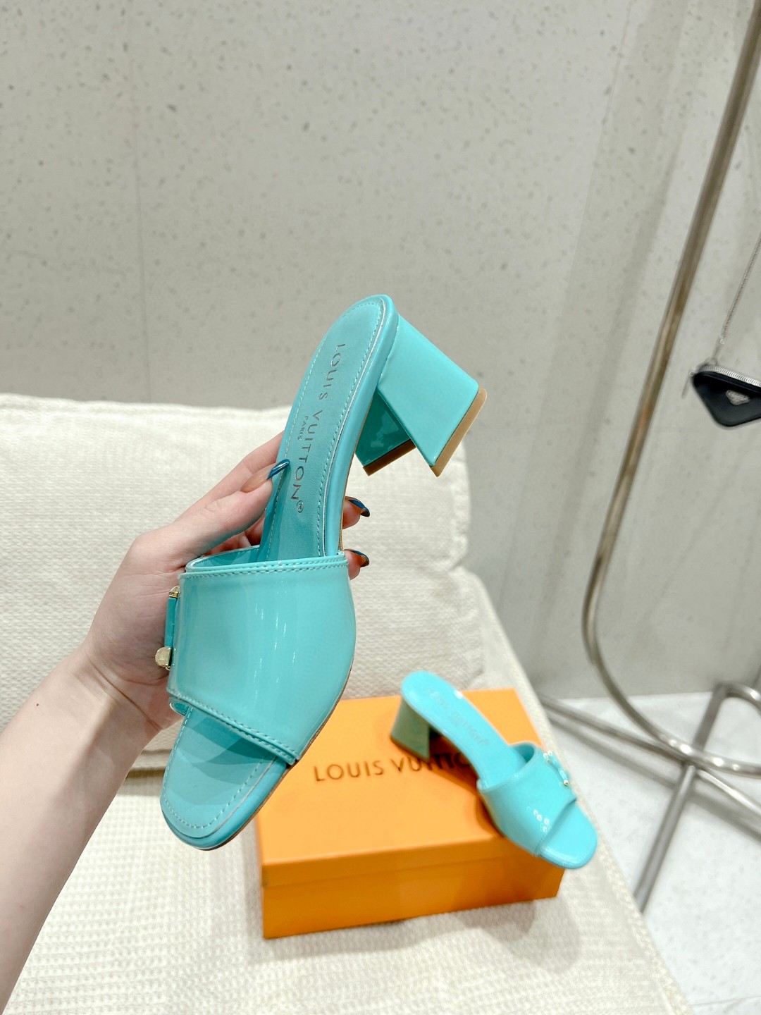 L0vis Vvtt0n Shake Mule Jade Green For Women