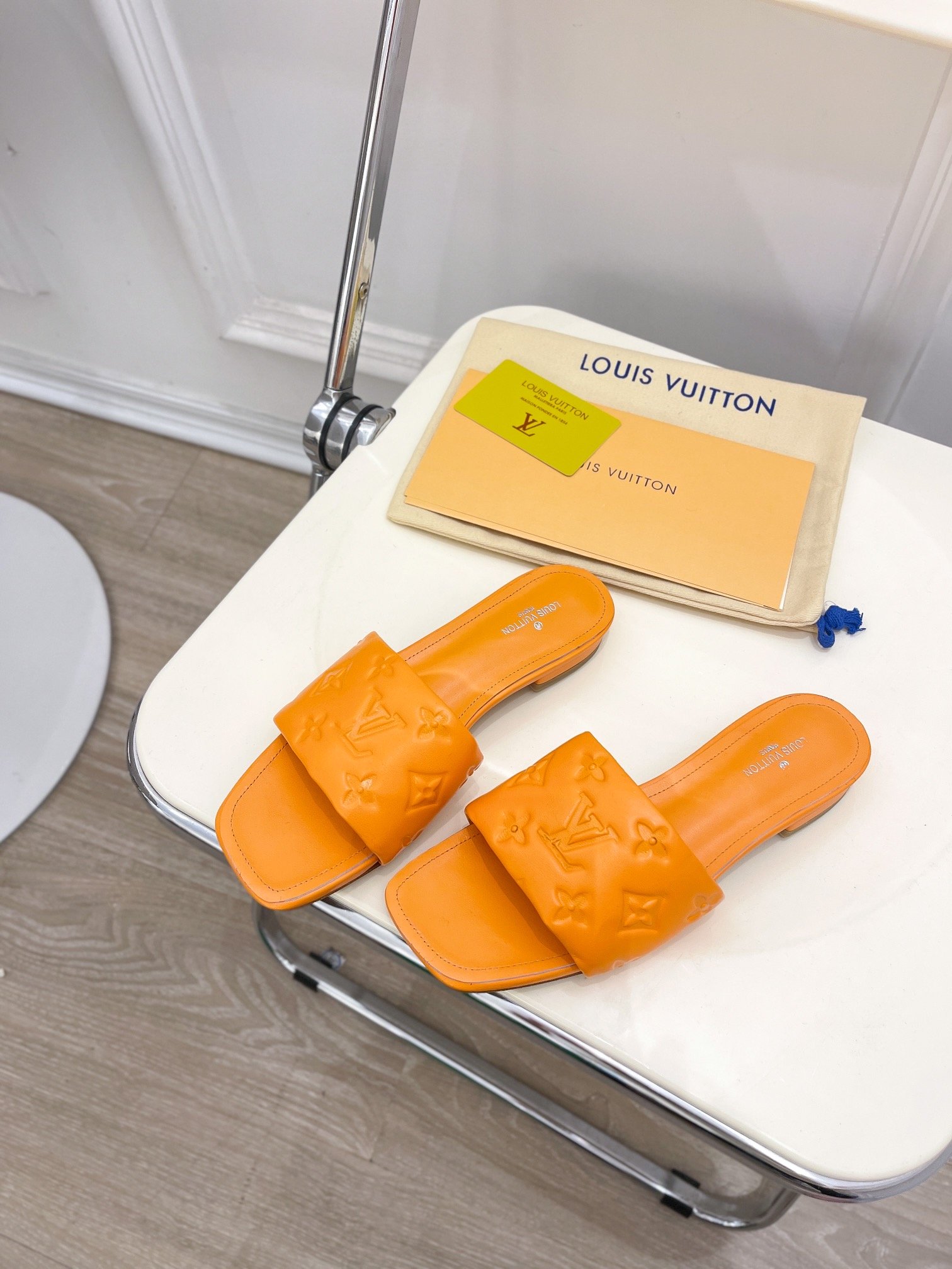 L0vis Vvtt0n Women’s Revival Flat Mule Orange For Women LV