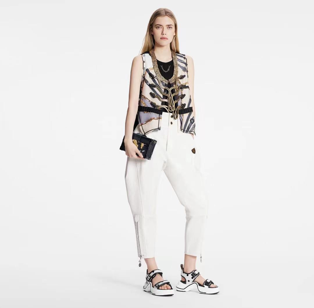 L0vis Vvtt0n Women’s LV Archlight Flat Sandal Black For Women LV 1AA0PZ