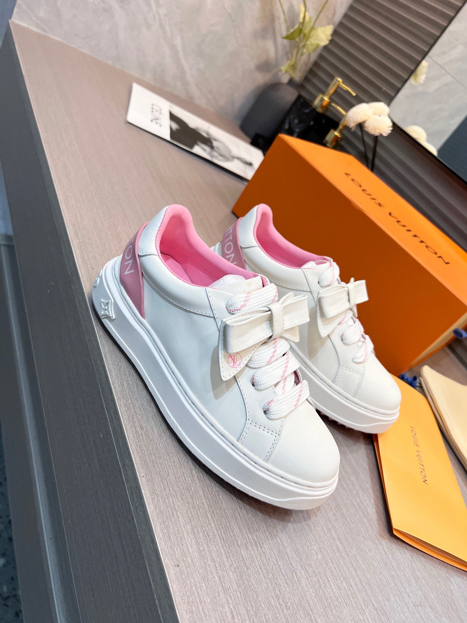 L0vis Vvtt0n Women’s Time Out Sneaker Pink For Women LV