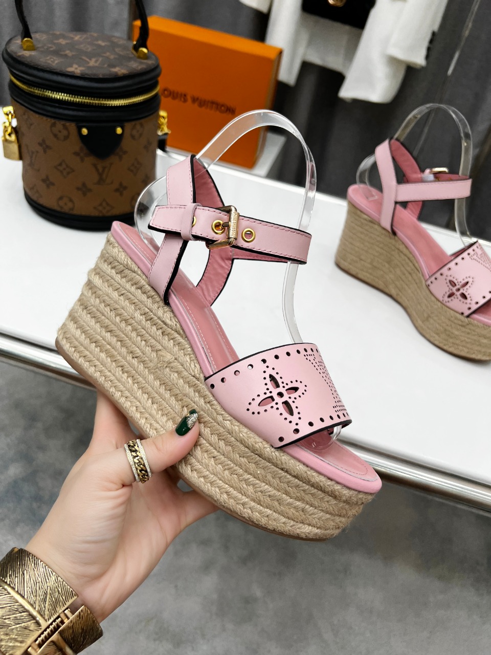 L0vis Vvtt0n Women’s Starboard Wedge Sandal Pink For Women LV