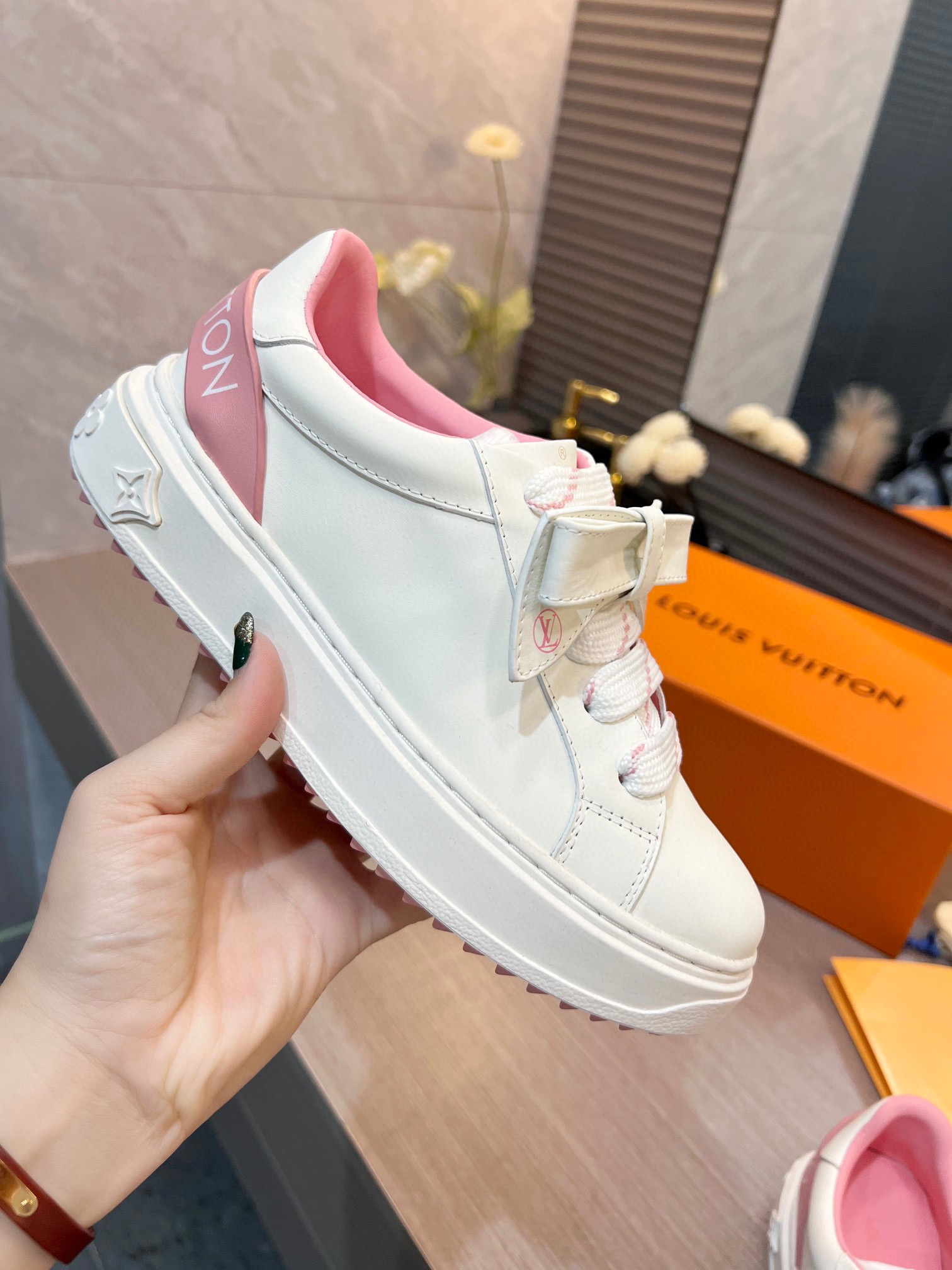 L0vis Vvtt0n Women’s Time Out Sneaker Pink For Women LV