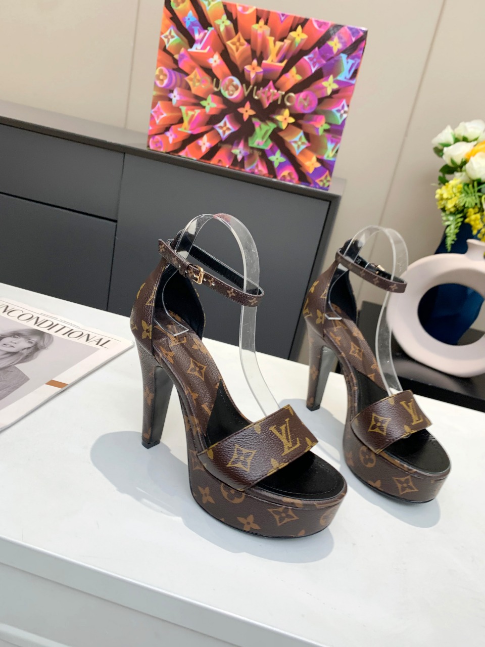 L0vis Vvtt0n Women’s Afterglow Platform Sandal Brown For Women LV