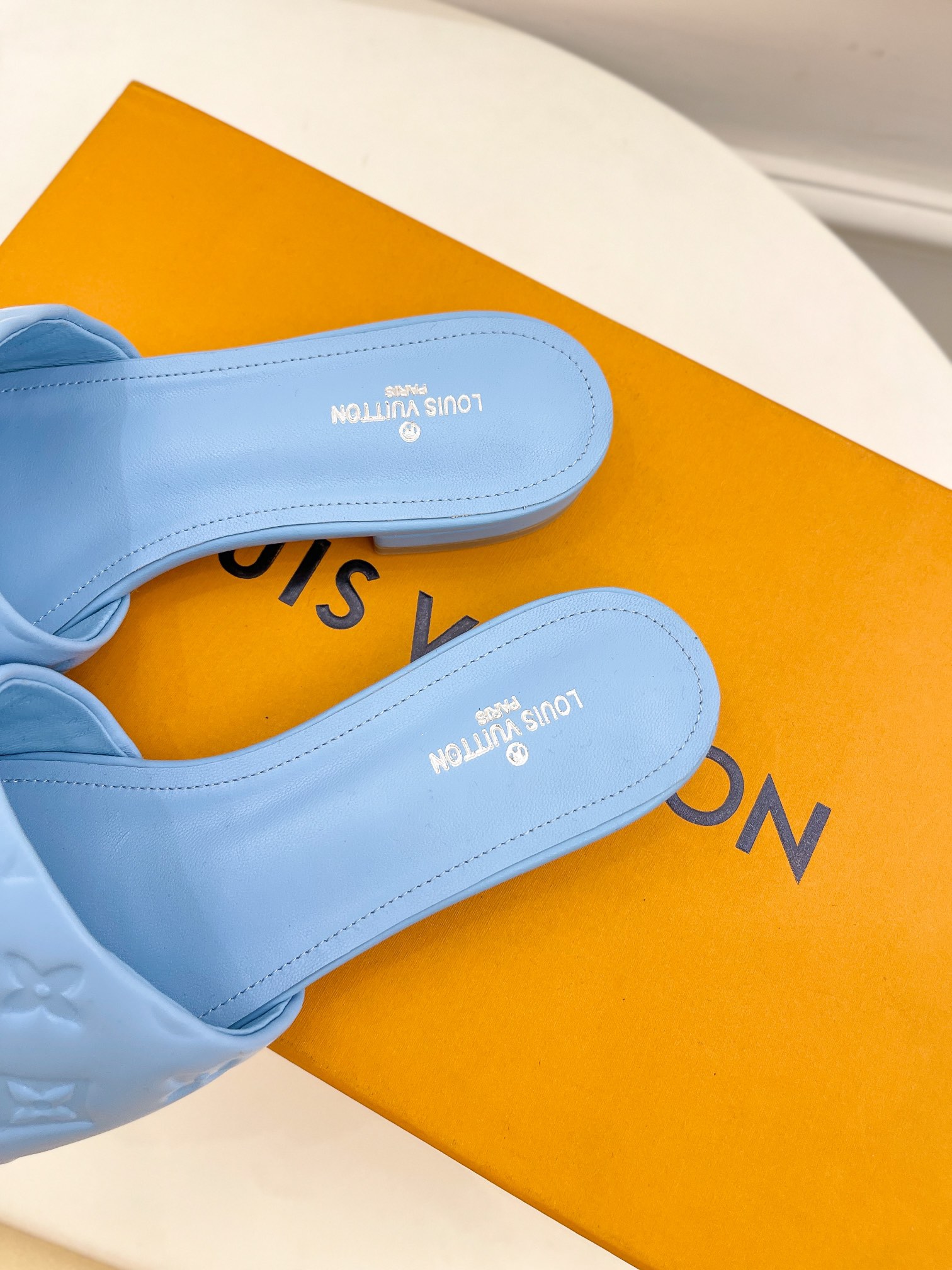 L0vis Vvtt0n Women’s Revival Flat Mule Light Blue For Women LV 1A9P7D