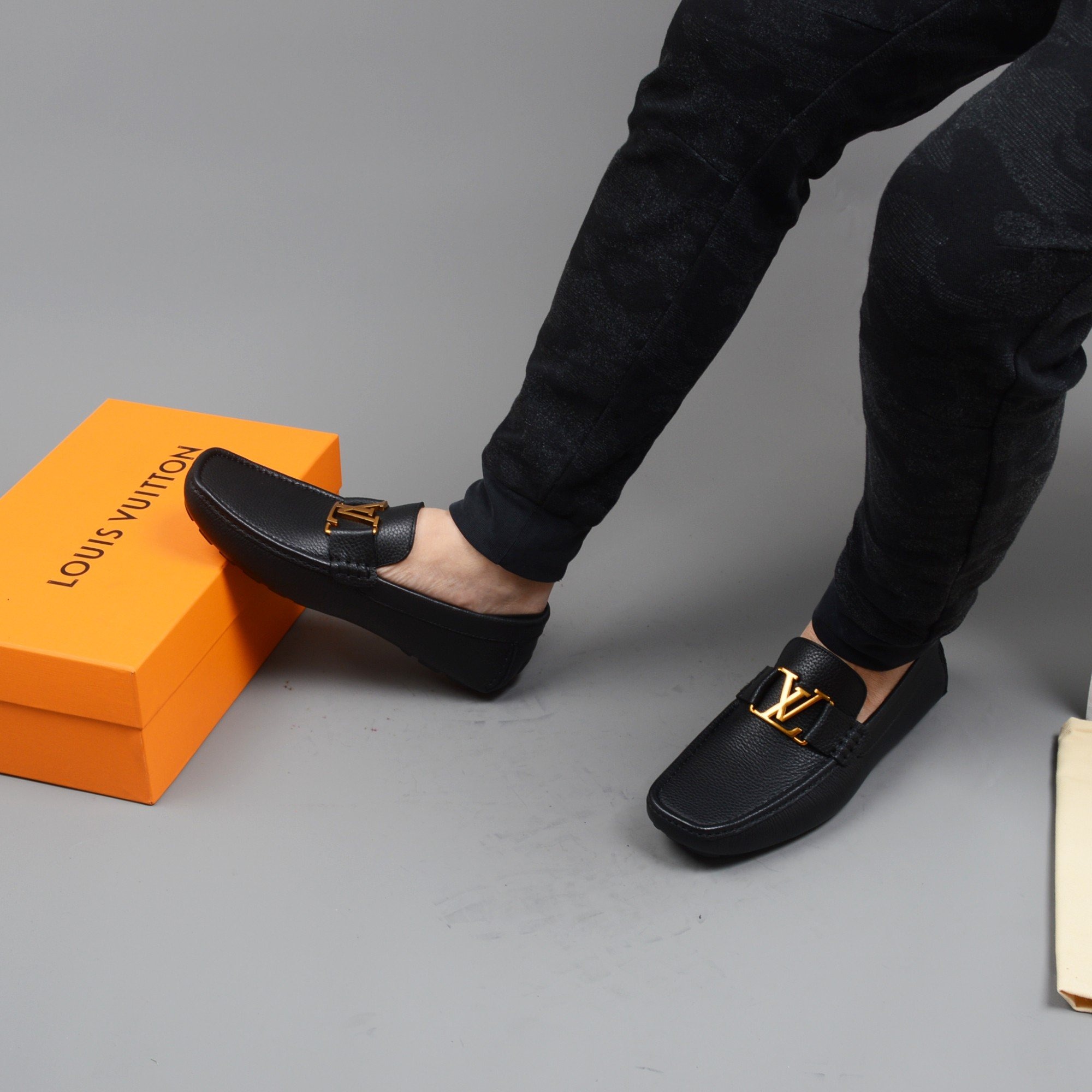 L0vis Vvtt0n Monte Carlo Mocassin Black For Men LV