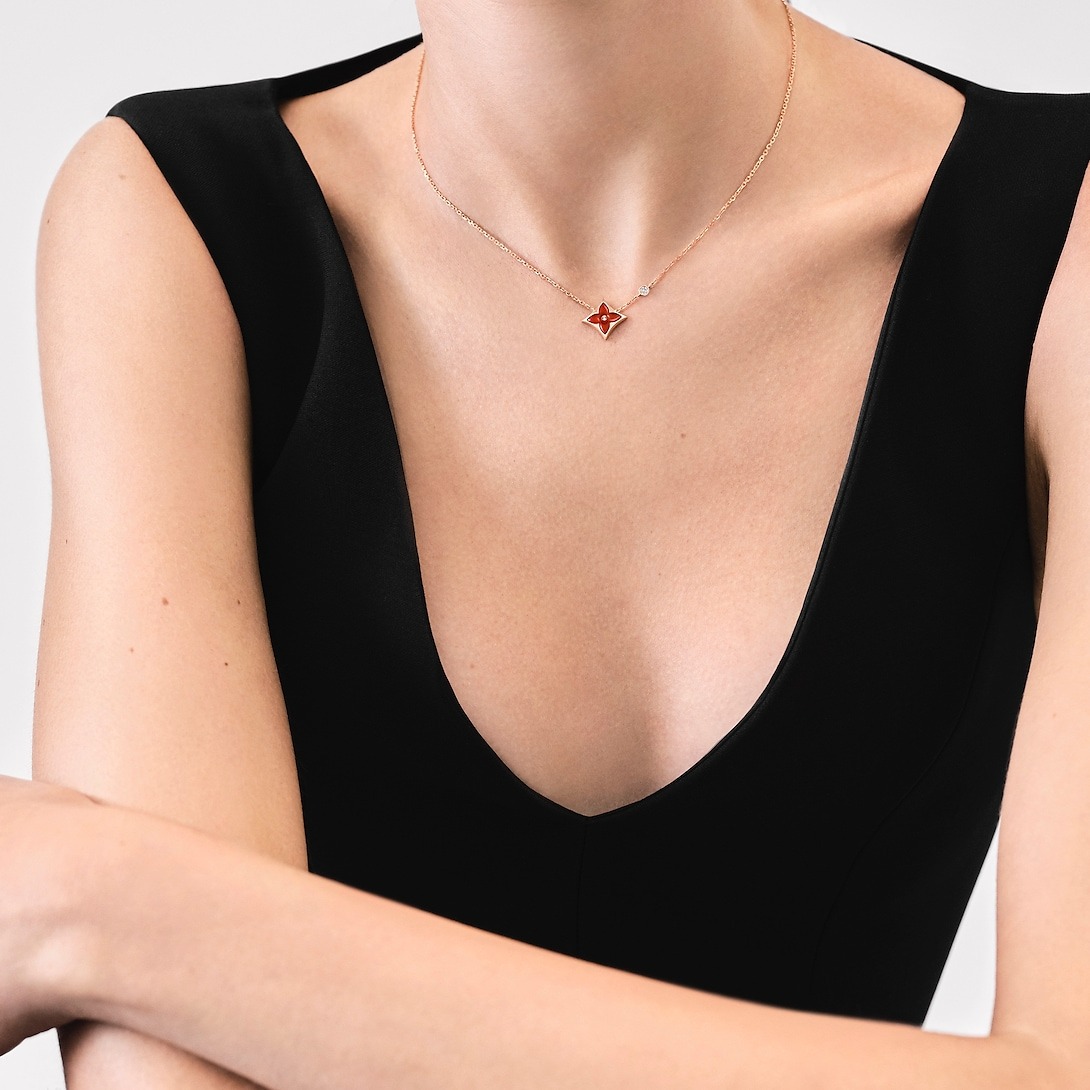 L0vis Vvtt0n Color Blossom BB Star Pendant Necklace Pink-Toned For Women Q93711