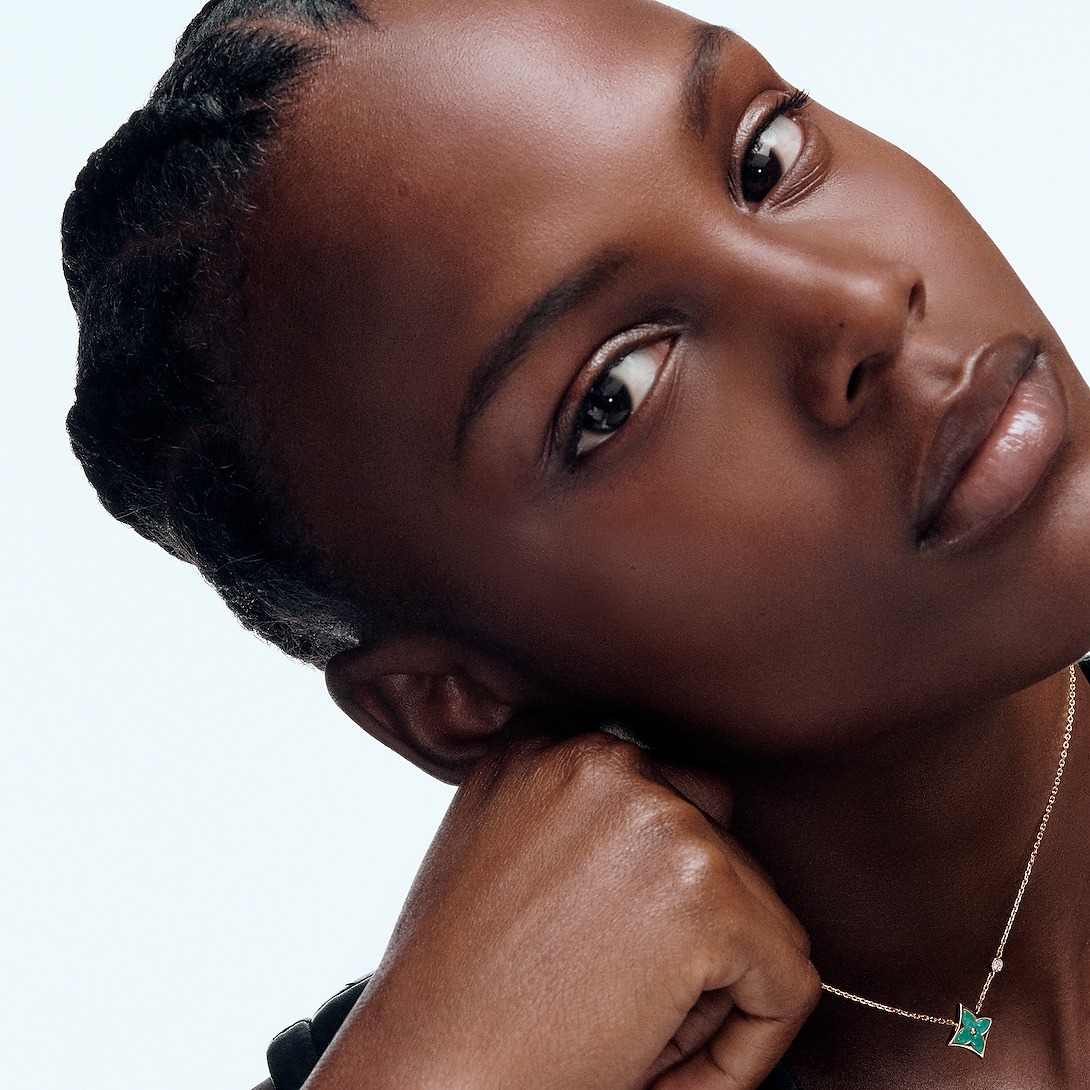 L0vis Vvtt0n Color Blossom BB Star Pendant Necklace Gold-Toned For Women Q03276