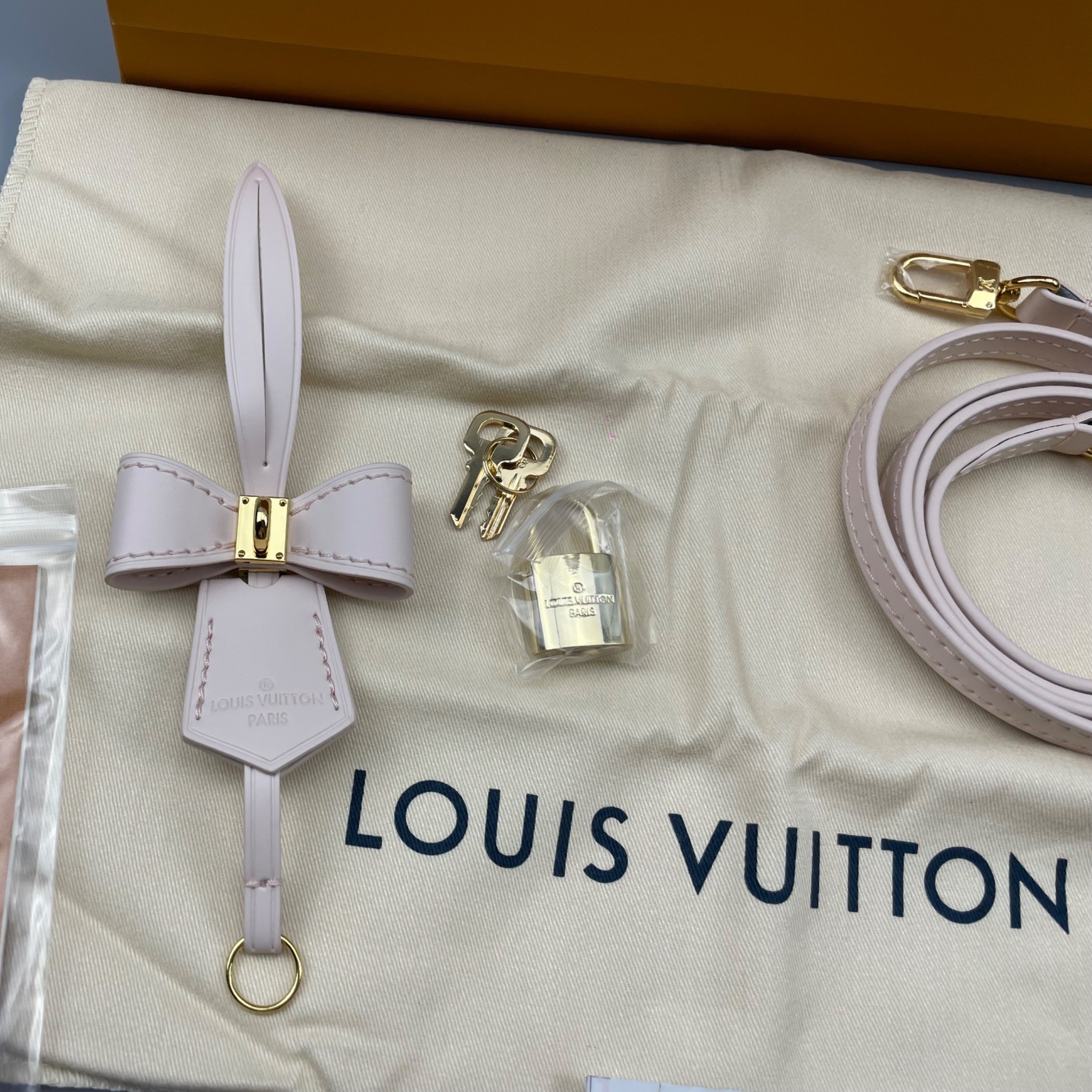 [True-to-ORIGINAL] L0vis Vvtt0n LV x TM Alma BB Pink For Women 23.5cm/9.3in – M13104