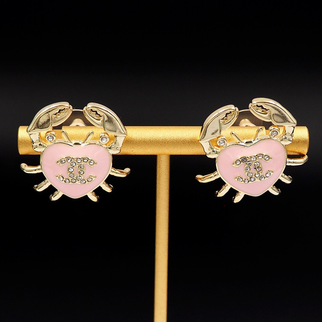 Ch**el Crab Heart Pink Earring Gold – Toned For Women