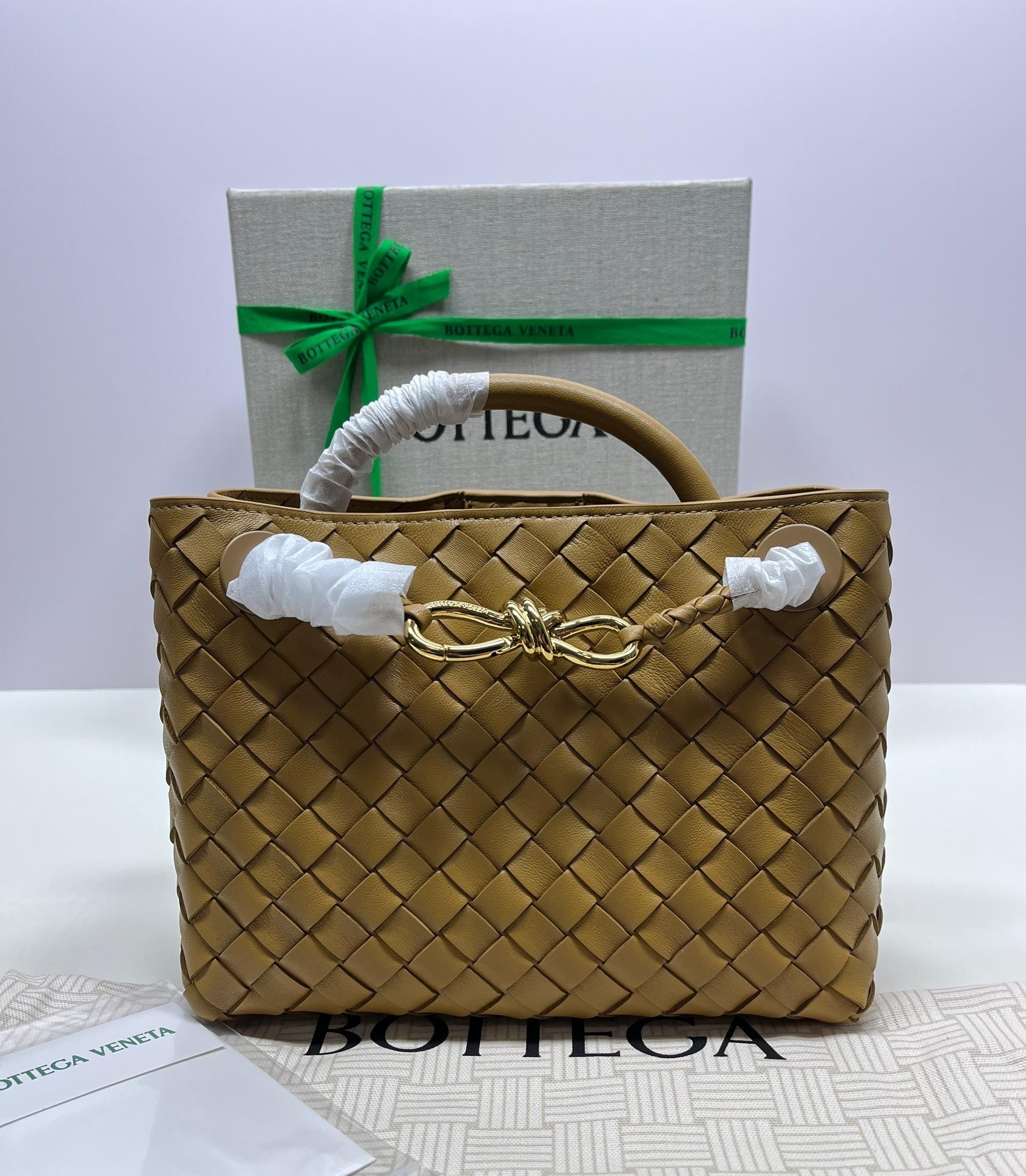 [True-to-ORIGINAL] B0tt*ga Ven*ta Small Andiamo Yellow For Women 25cm/9.8in