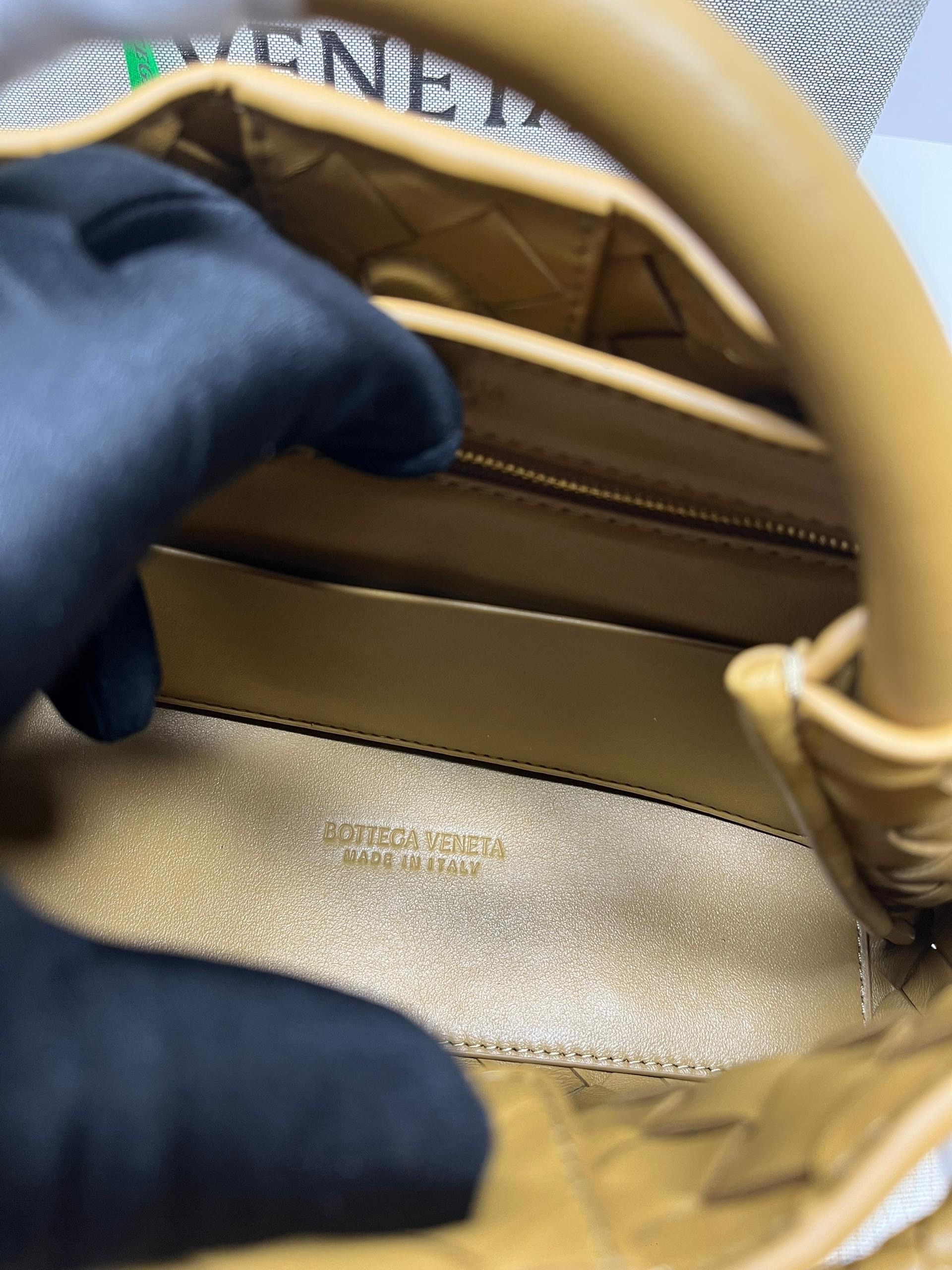 [True-to-ORIGINAL] B0tt*ga Ven*ta Small Andiamo Yellow For Women 25cm/9.8in