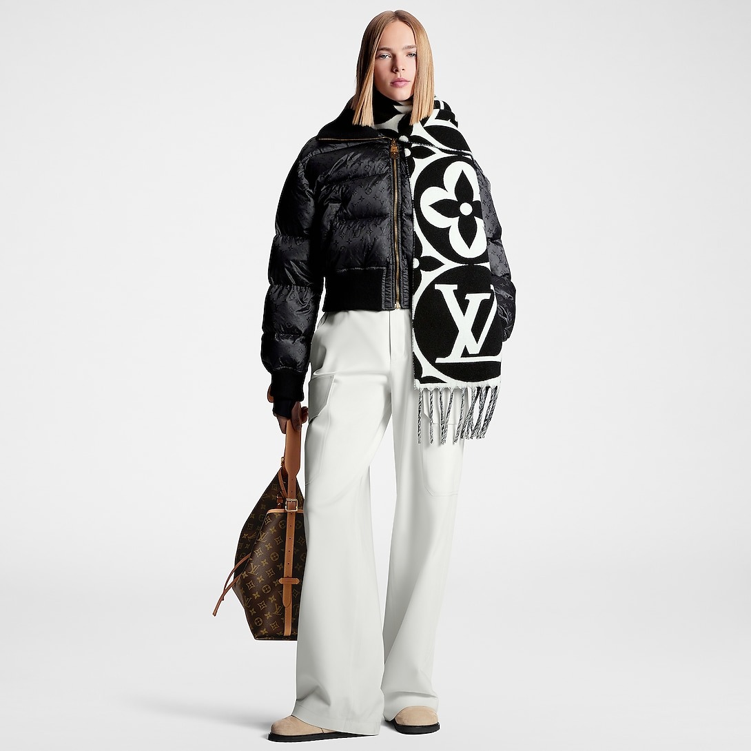 L0vis Vvtt0n LV Medallion Scarf Black 92.5in/235cm M79212