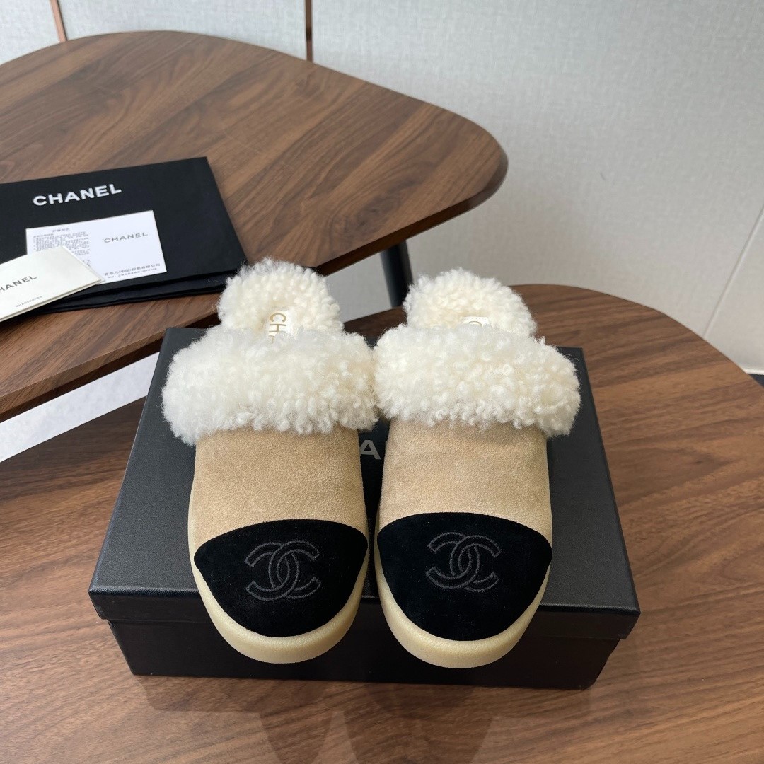 Ch**el Shearling Two-Tone Mules Beige/Black For Women
