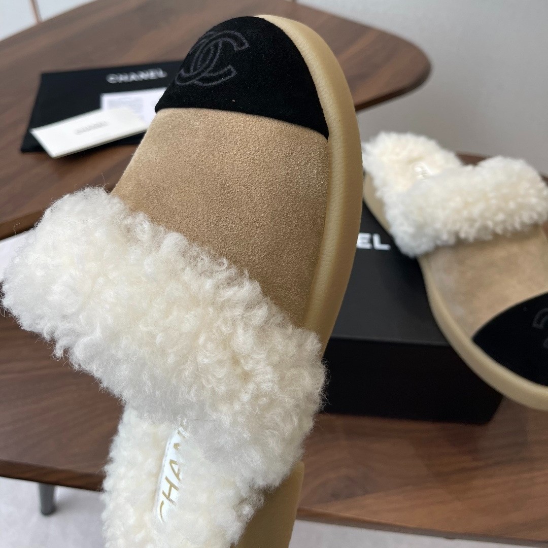 Ch**el Shearling Two-Tone Mules Beige/Black For Women