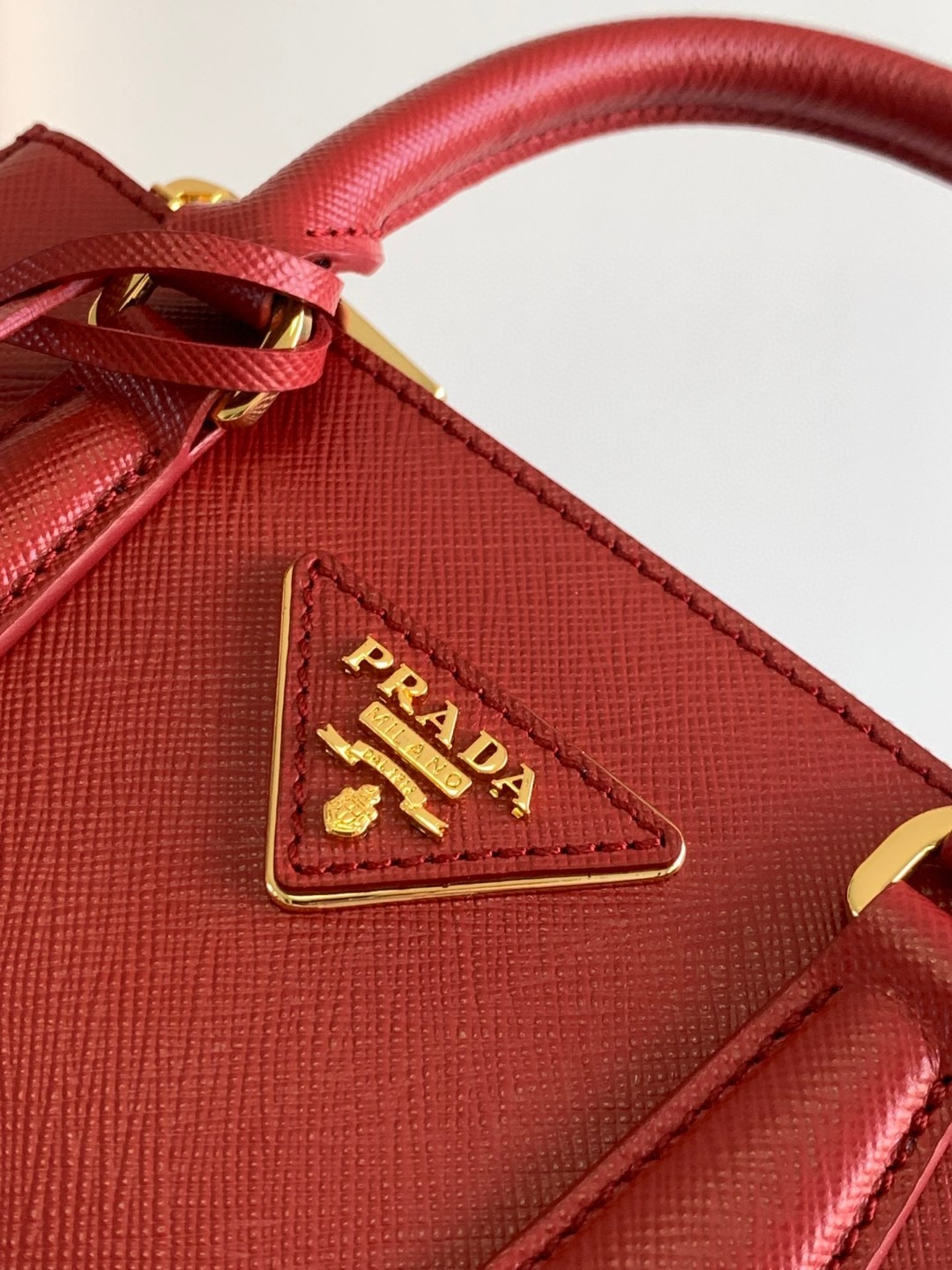 [True-to-ORIGINAL] Pra*a Galleria Saffiano Mini Bag Burgundy For Women 7.8in/20cm