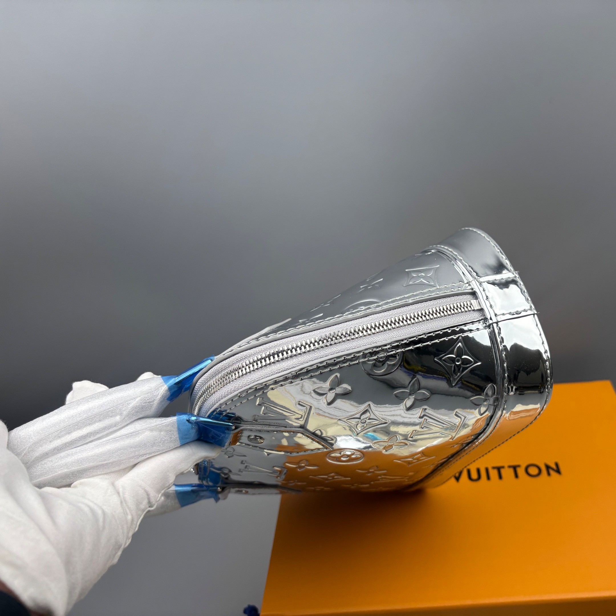 [True-to-ORIGINAL] L0vis Vvtt0n Alma BB Silver For Women 9.3in/23.5cm M26335