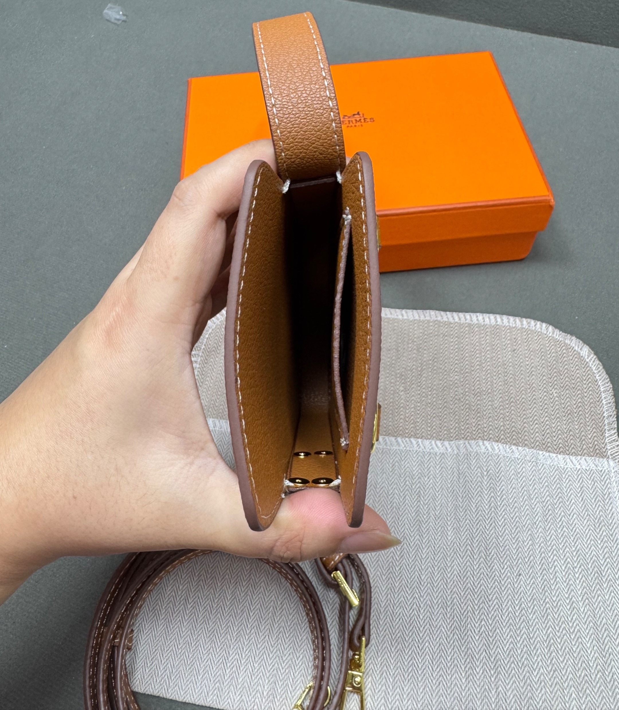 H**me5 Hac A Box Phone Case Toffee Gold Hardware For Women 6.9in/17.5cm