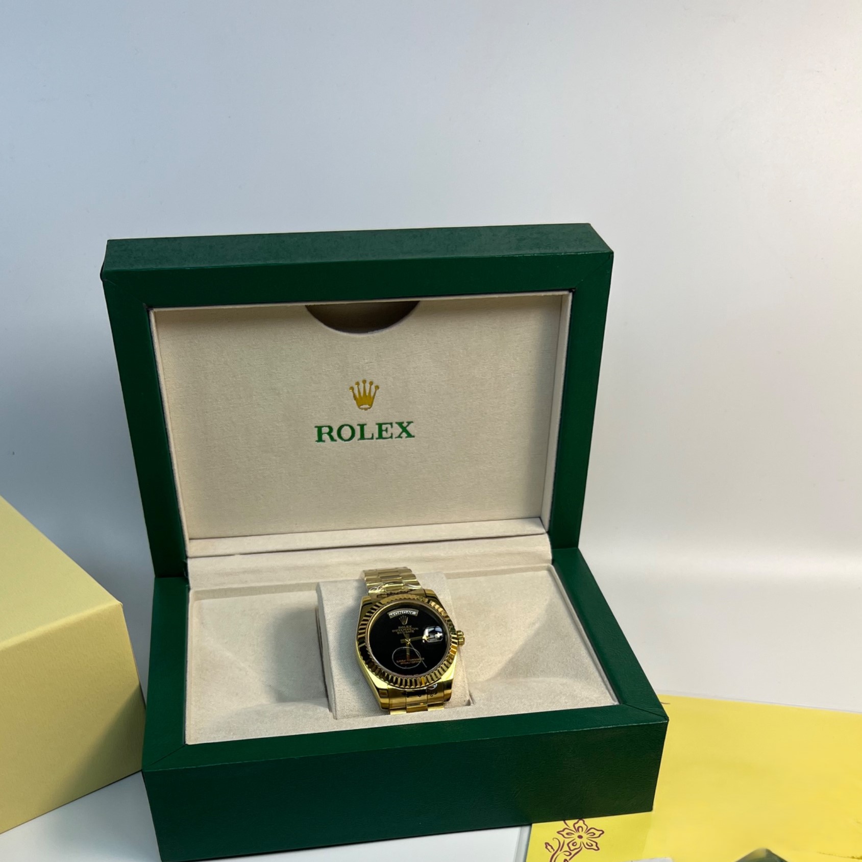 R01ex Day-Date 36 Watch Gold Toned Black Dial 36mm For Men