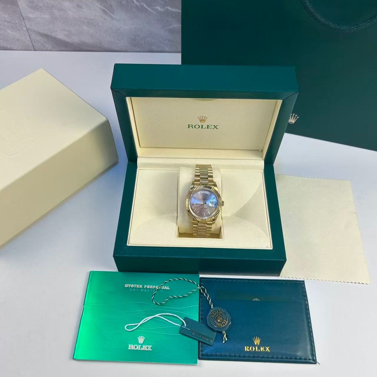 R01ex Day-Date 36 Watch Gold Toned Silver Dial 36mm For Men