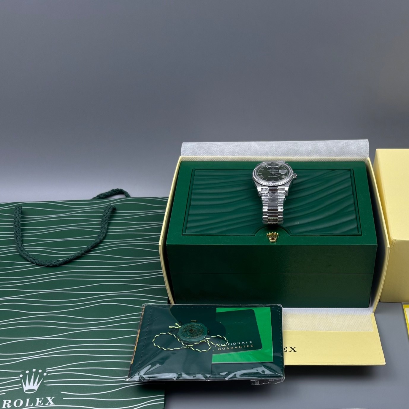 R01ex Day-Date 40 Watch Silver Toned Olive Green Dial 40mm For Men M228396TBR-0020