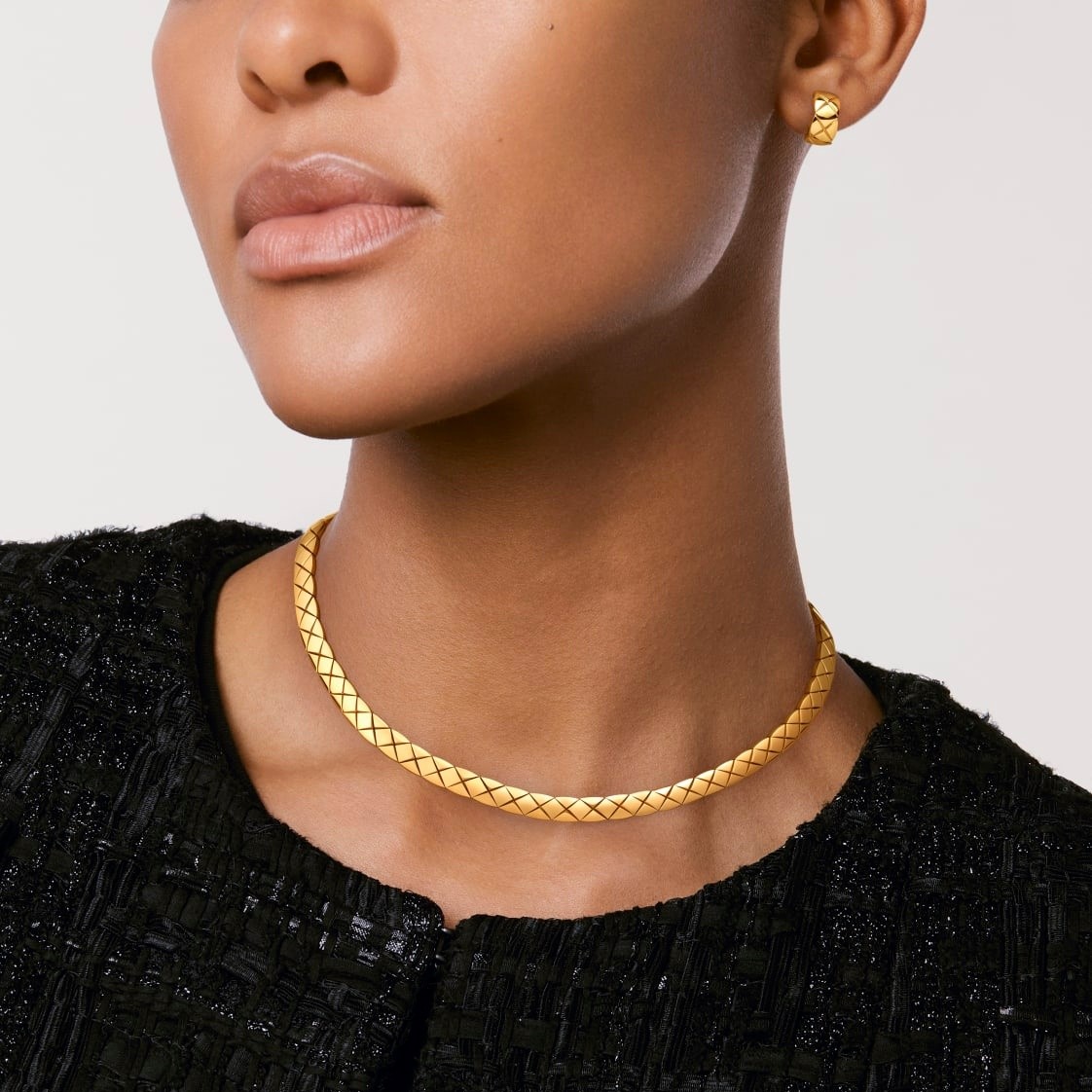 Ch**el Coco Crush S*pple Short Necklace Gold Hardware For Women J13720