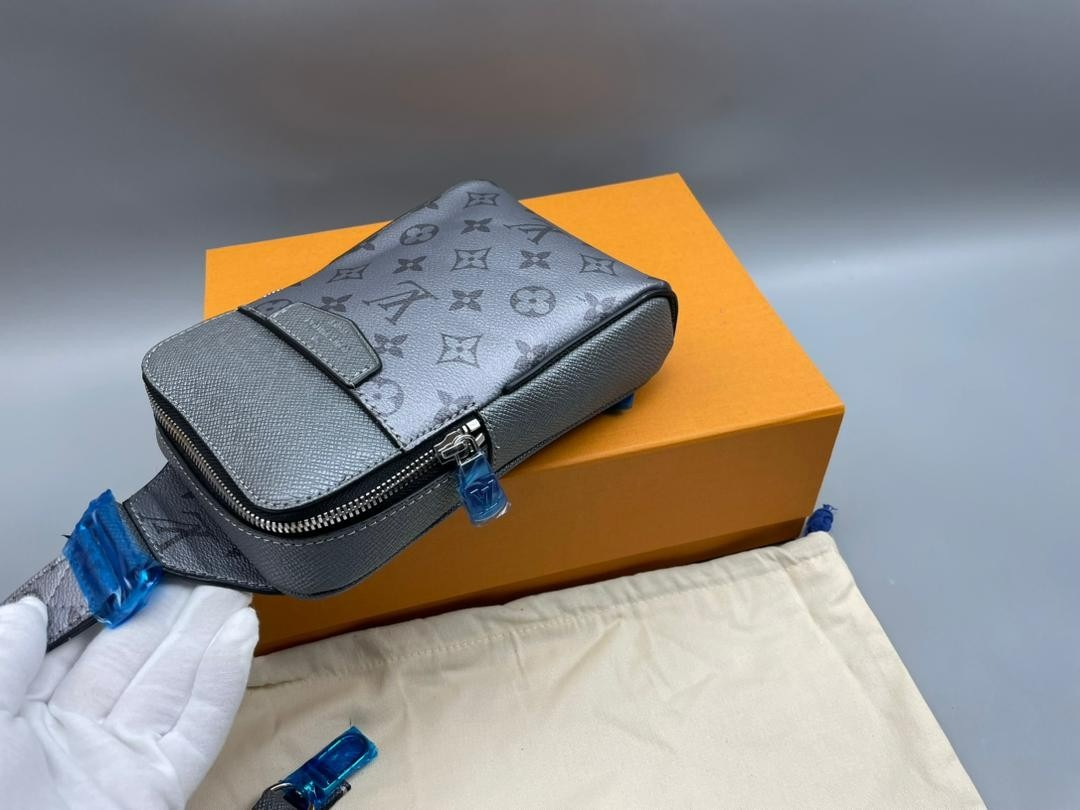 L0vis Vvtt0n Outdoor Sling Bag Taigarama Gunmetal Gray For Men, Men’s Bags, Crossbody Bags 8.3in/21cm LV