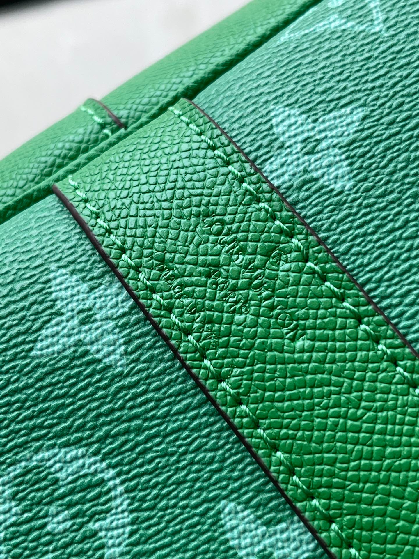 L0vis Vvtt0n Keepall Bandouliere 45 Green 17.7in/45cm M31046