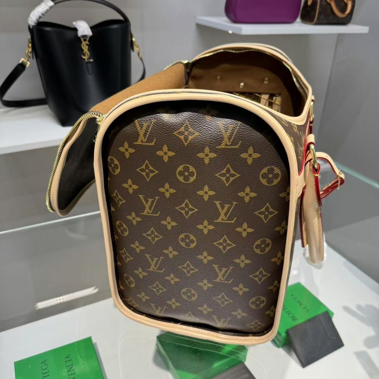 L0vis Vvtt0n Dog Carrier 40 Bag Brown 17,3in/44cm M45662